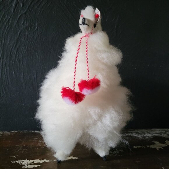 Vintage Alpaca Figure With Real Alpaca Fur White 9.75” tall, 7” long - Picture 2 of 8